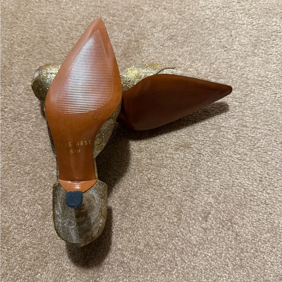 Vintage Y2K Gold Glitter Nine West. NWOT Heels - Picture 7 of 7